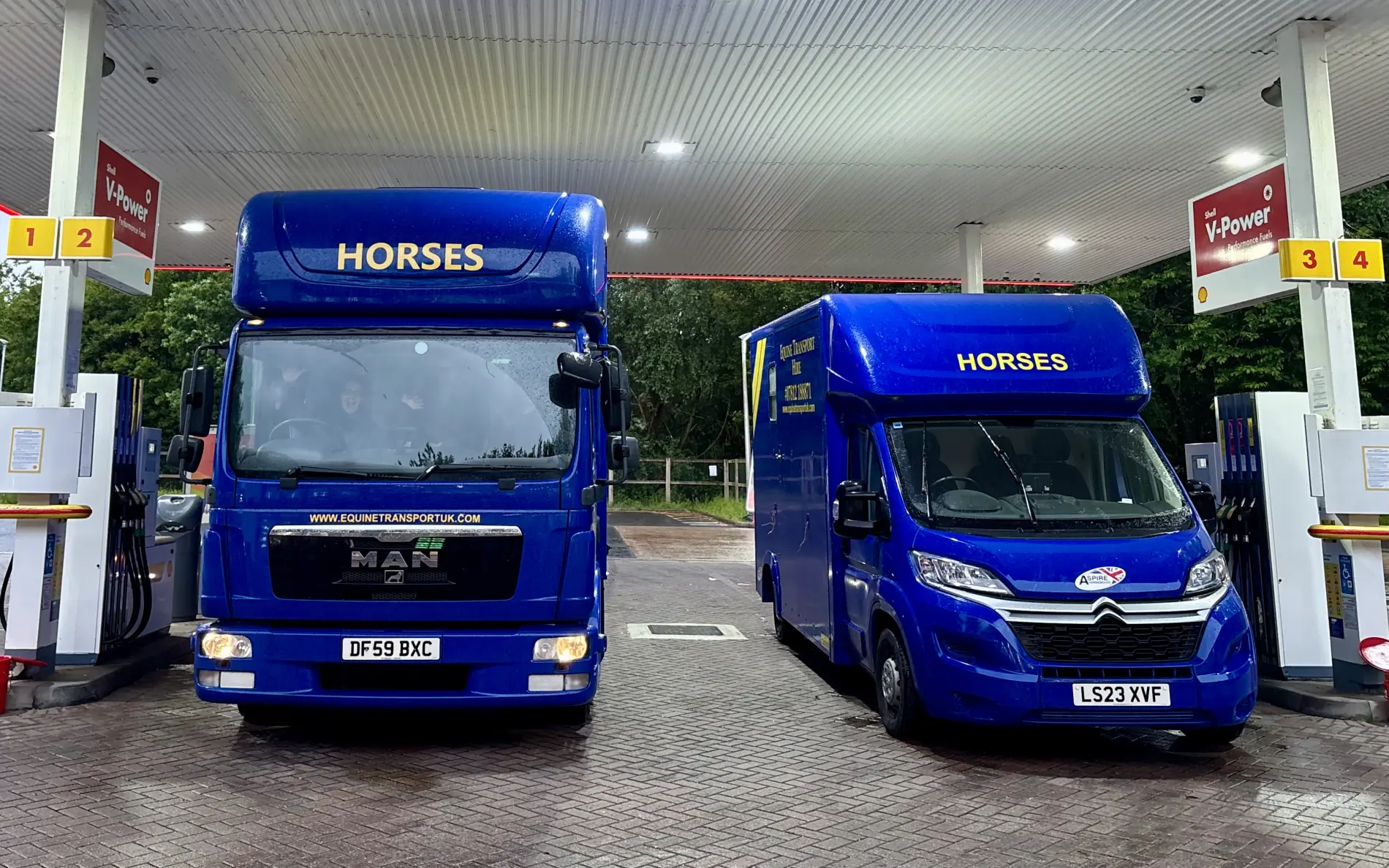 Horsebox on route